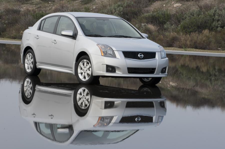  Nissan Sentra SR 2009 года  (фото 23 из 34)